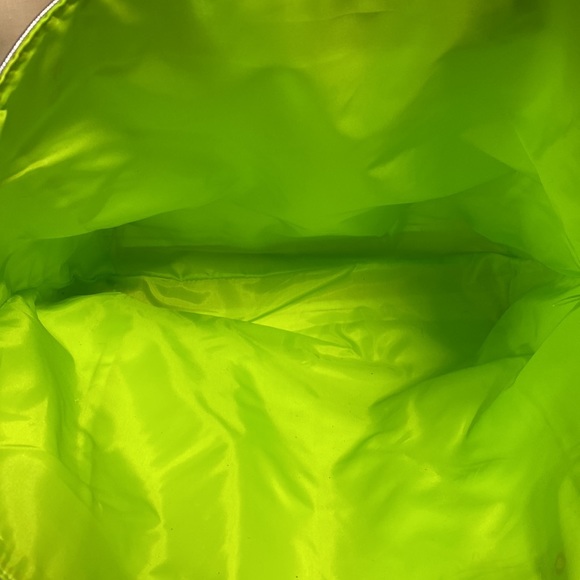 CLINIQUE LARGE NWT SILVER TOTE - Picture 7 of 8